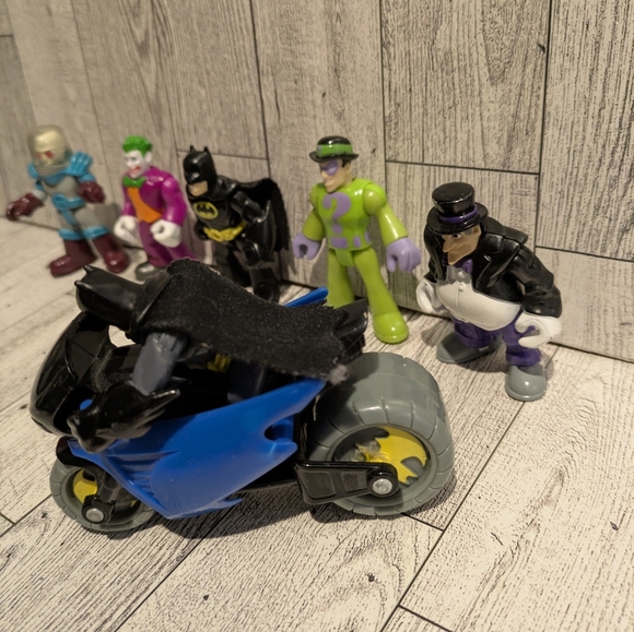DC Batman Figure & Blue Batcycle with Colorful Villains Set - Picture 5 of 11